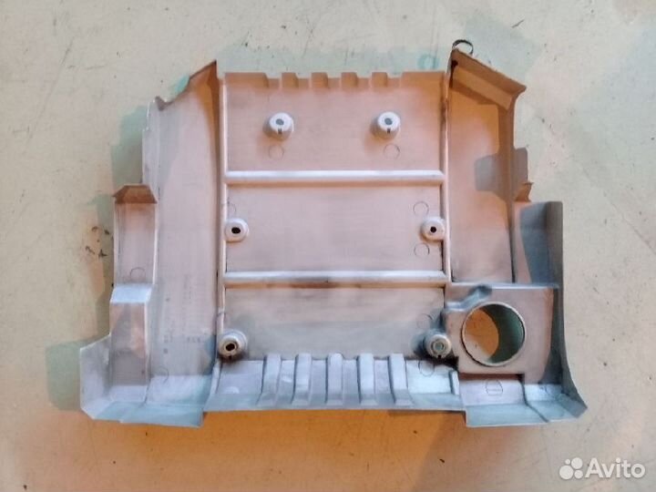 Декоративная крышка двс MR420320 Mitsubishi Galant