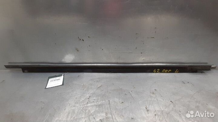 Накладка стекла переднего левого Audi A4 B6