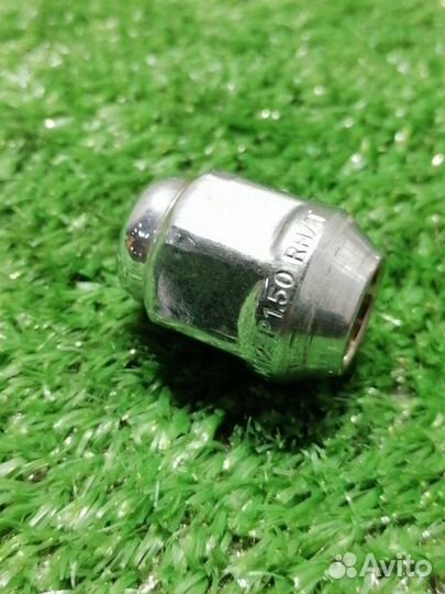 Гайка на колесо Toyota Prius NHW20 1nzfxe 2006