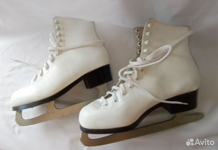 Коньки фигурные 38 размер