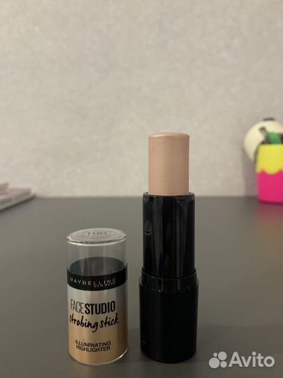 Maybelline New York. Хайлайтер-стик. 100