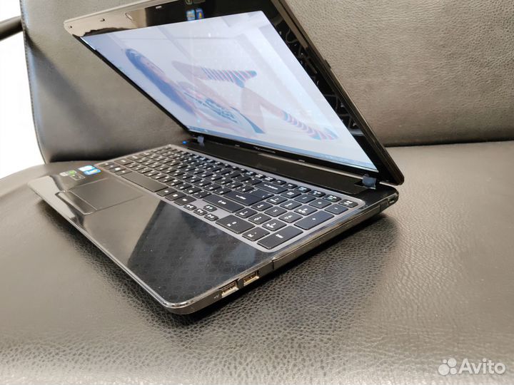 Ноутбук acer i5 / GT 620M /SSD 256GB