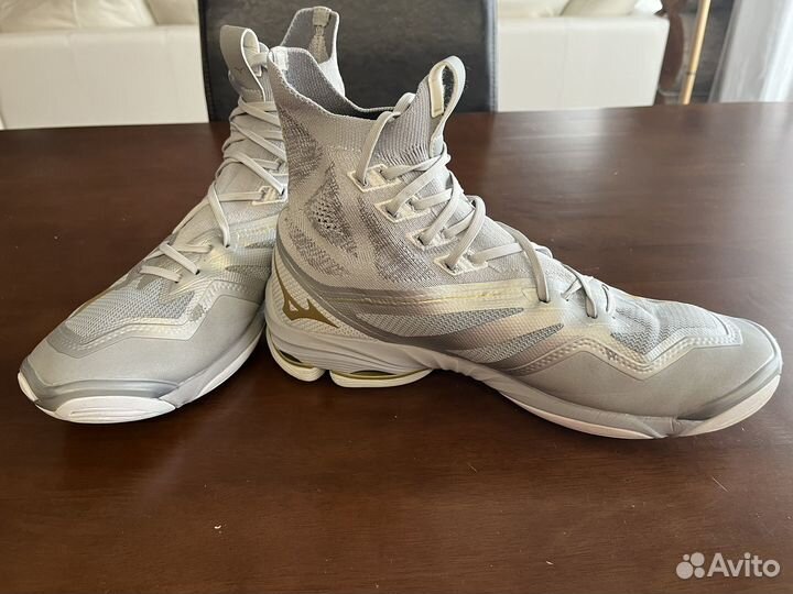 Кроссовки волейбол 44 р. mizuno wave lightning NEO