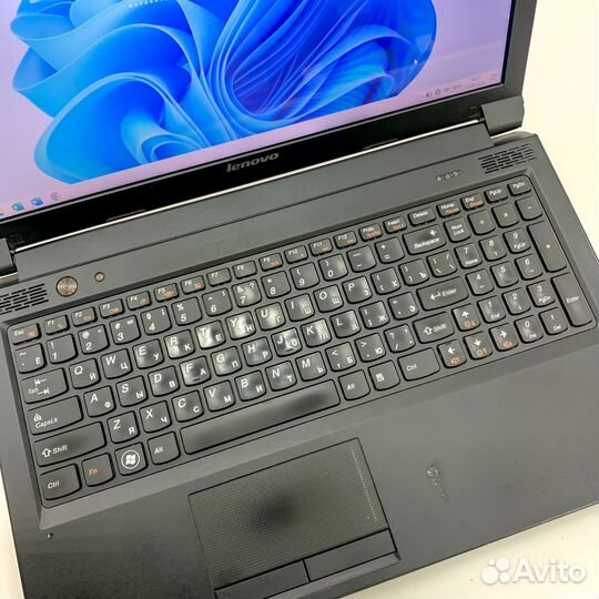 Ноутбук Lenovo I7/8RAM/SSD