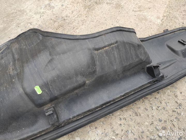 Щит панели нижний лобового стекла на Opel Meriva A