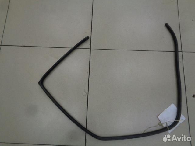 Уплотнитель проема двери задний левый Mitsubishi