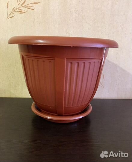 Вазон с поддоном на 9 литров новый