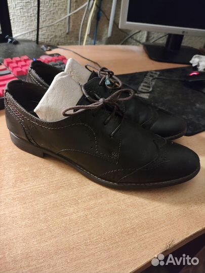 Полуботинки 39,5натуральная кожа tamaris