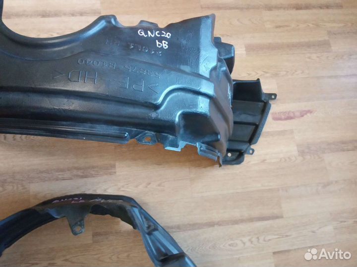 Подкрылок передний (локер) Toyota bB2, Daihatsu M