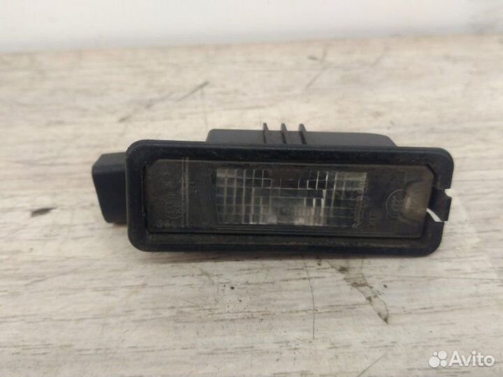 Подсветка номерного знака Volkswagen Golf 6 caxa