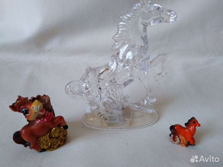 Фигурки лошадей