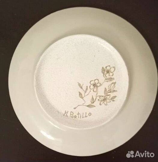 Сувенирные тарелки на подставке