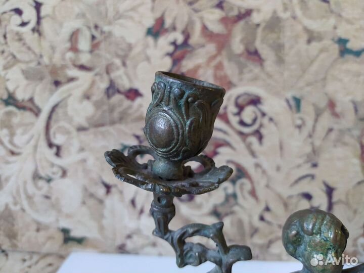 Старинный подсвечник
