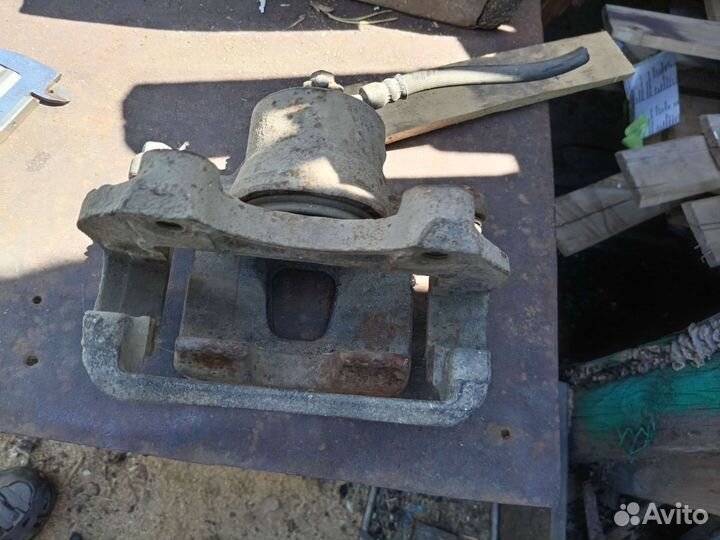 Супорт Nissan cefiro а32