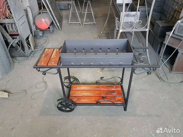 Мангал на колесах 4 мм с крышкой