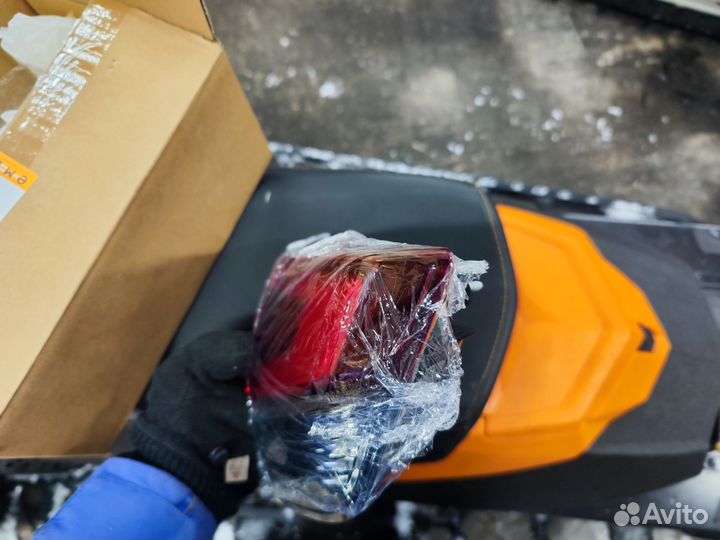 Задний фонарь в крышку багажника Nissan Xtrail t32