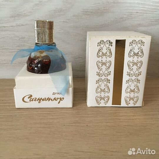 Винтажные духи СССР Сигнатюр, Болгария, коробка