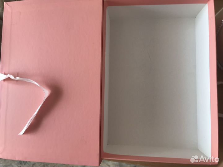 Подарочные коробки