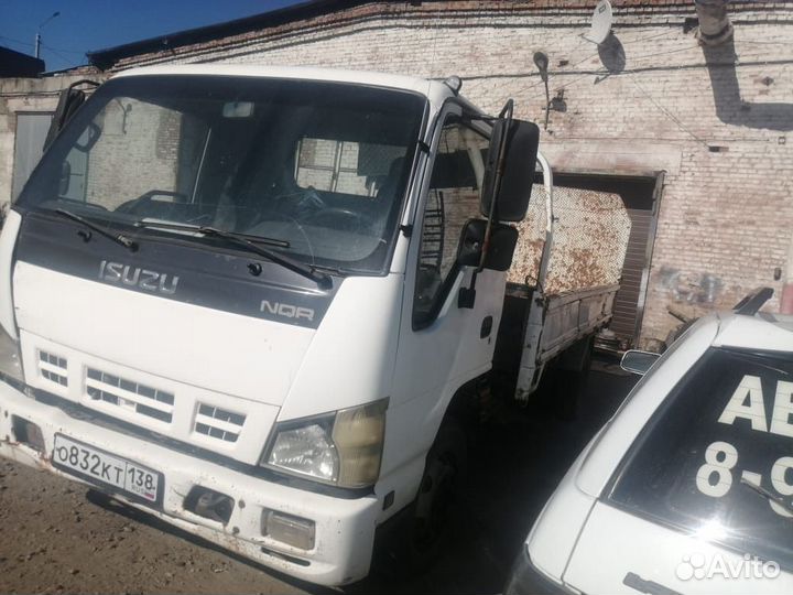 Isuzu Elf (N-series), 2010
