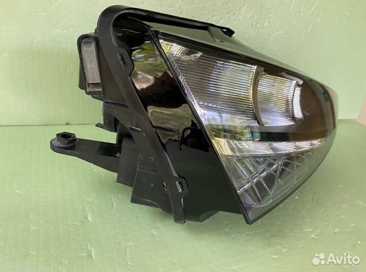 Фара правая Skoda Rapid 2