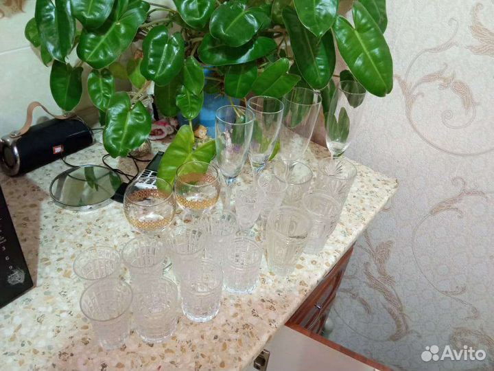 Рюмки бокалы вазочки салфетница графины (кувшин) и