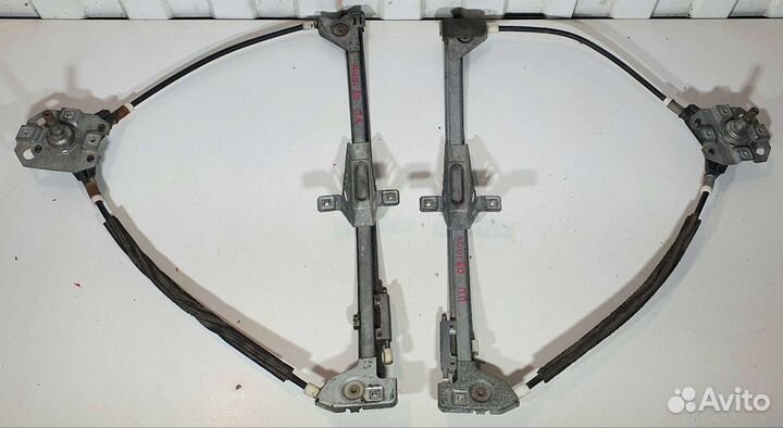 Стеклоподъемник передний правый механич. Audi 80