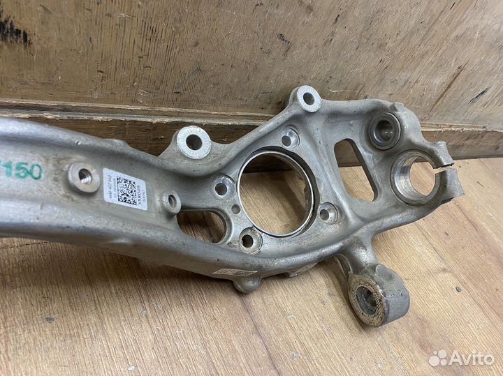 Кулак поворотный передний правый Audi Q7 4M 2015+