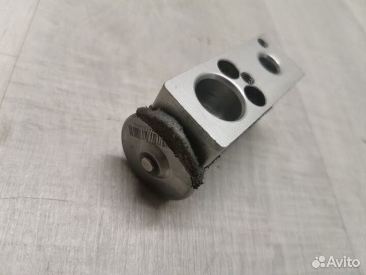 Клапан кондиционера Renault Sandero 2 1.6 K7M 2015