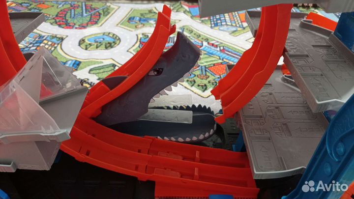 Хотвилс трек мега гараж и автомойка