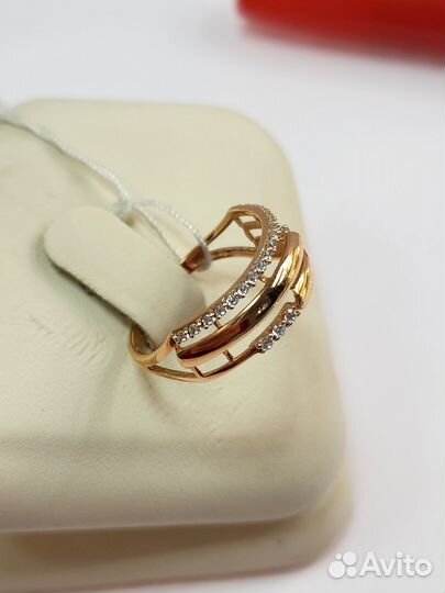 Золотое кольцо 585 пробы фианиты 15р. 1,25