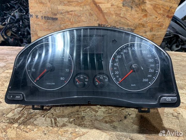 Панель приборов Volkswagen Jetta 5 2005-2010