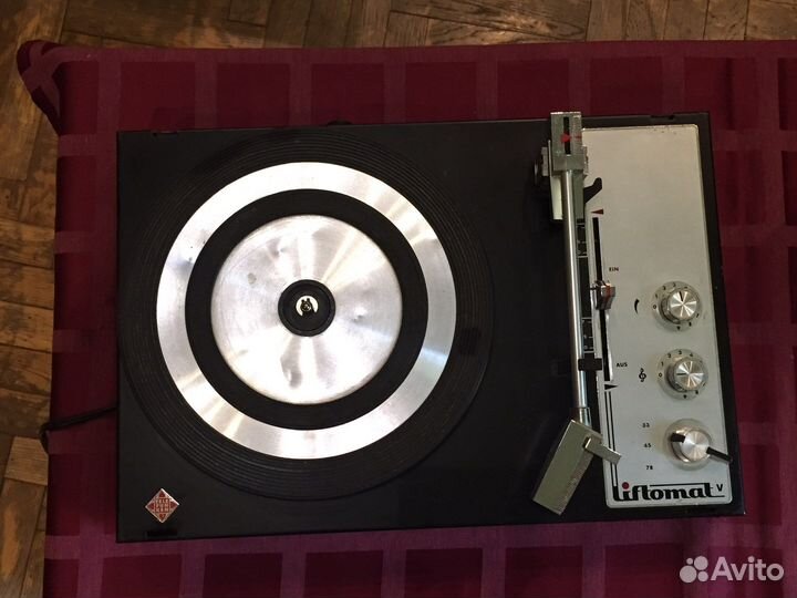 Telefinken Liftomat V проигрыватель винила