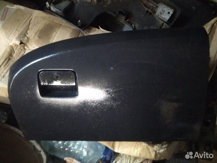 Бардачок Mitsubishi Outlander Xl