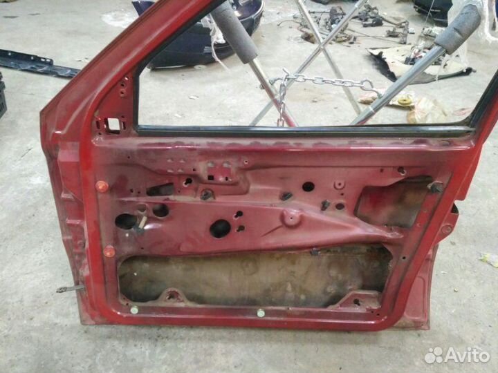 Дверь передняя правая Volkswagen Golf 3