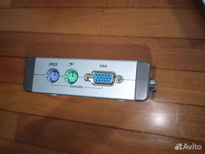 KVM D-Link переключатель на 4 устройства