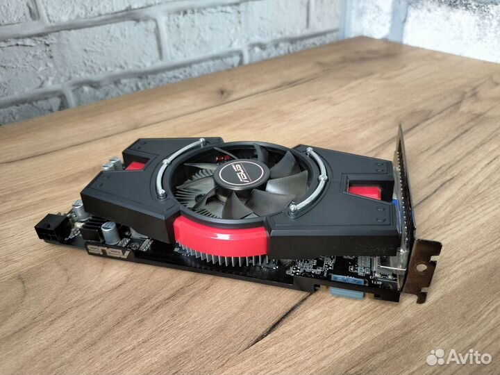 Видеокарта Asus GeForce GTX 550 Ti