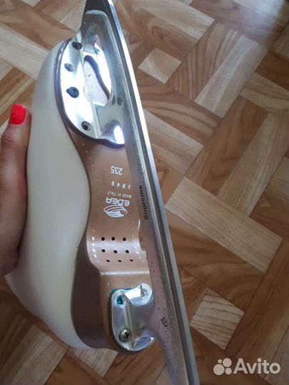 Профессиональные фигурные коньки edea