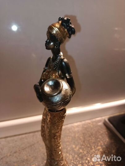 Статуэтка африканка