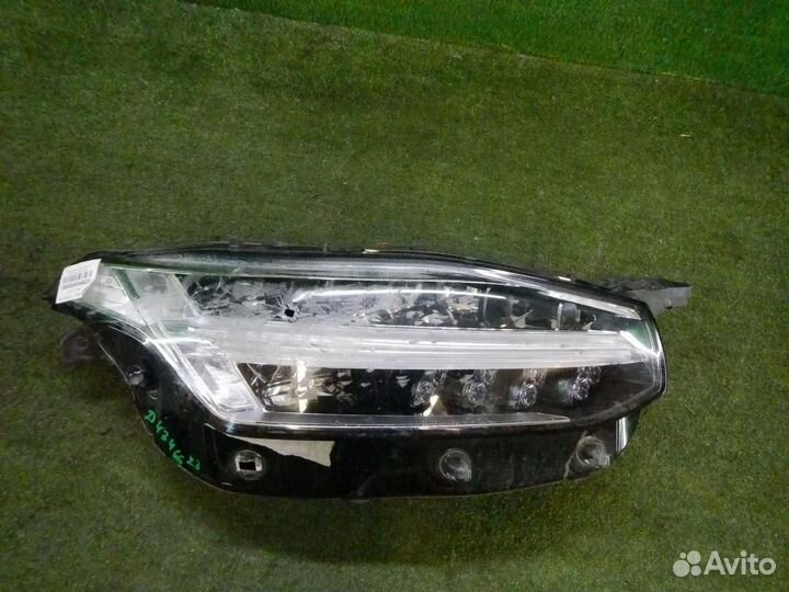 Фара правая Volvo XC90