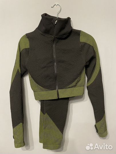 Фитнес костюм