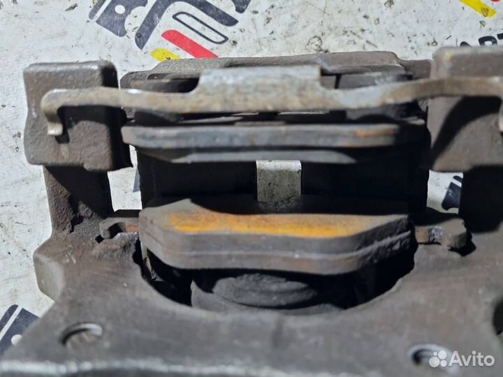 Суппорт задний левый Bmw 3 E91 N46B20 2004