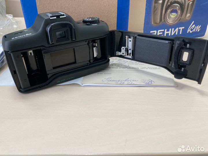 Зеркальный фотоаппарат Зенит км