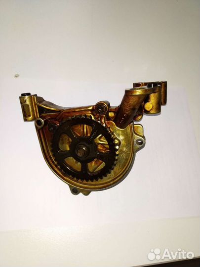 Масляный насос на Шкода yeti 2012г 03F115105C