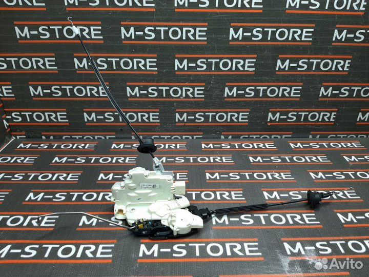 Замок двери передний правый Audi A8 4E/D3 BVJ 2008