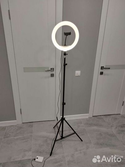 Кольцевая светодиодная лампа 26 см без штатива
