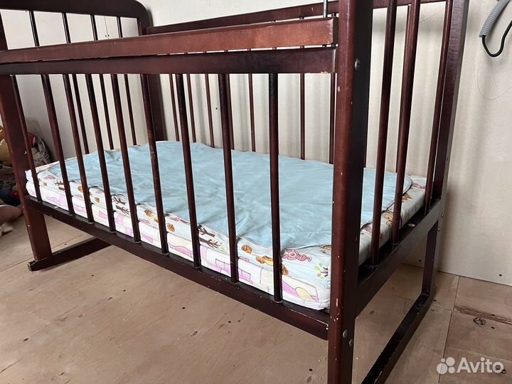 Кроватка для новорожденных