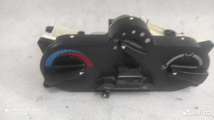 Блок управления климатом Mitsubishi Carisma