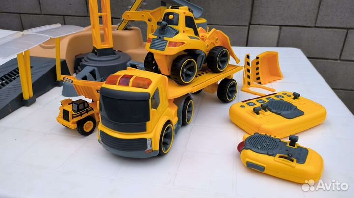 Игрушки для мальчика