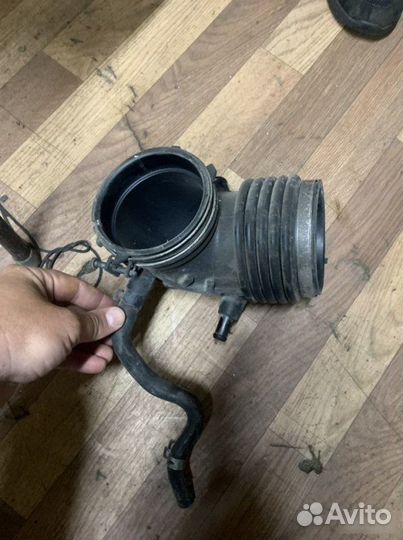 Патрубок воздушного фильтра Kia Stinger 1 2.0 G4KL