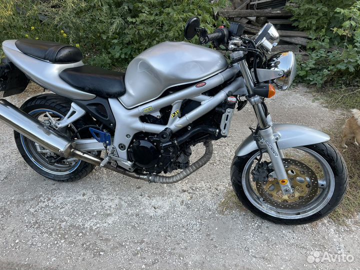 Suzuki SV400